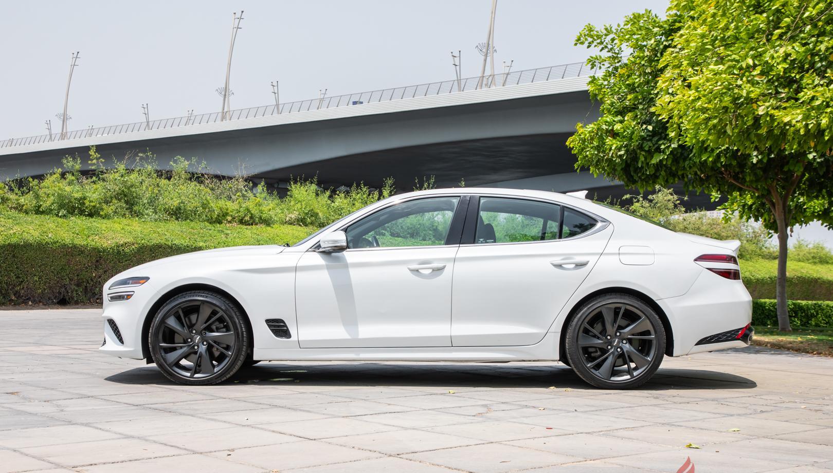 Genesis G70 (White) – view 1